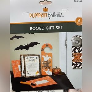 Pumpkin Hollow™ Booed Kit with Cards